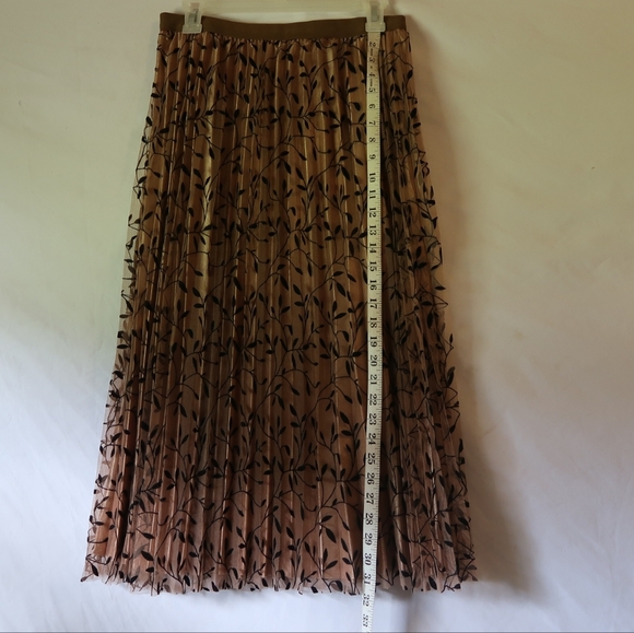 Pleated Skirt - Picture 10 of 10